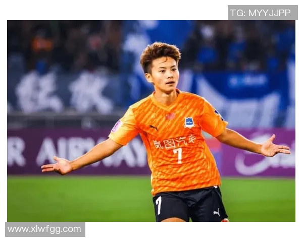 卡王霜：从足球场到时代偶像 女足明星如何塑造自己的传奇之路