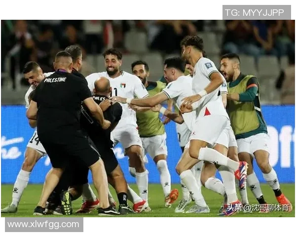 足球明星怒斥球迷引争议 谁是背后激怒球员的那位粉丝